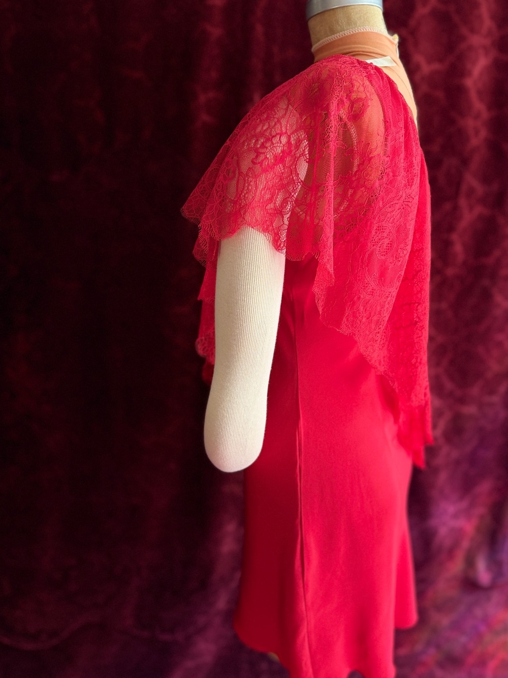 Diane Von Furstenberg Red One-Shoulder Lace-Trim Silk Mini Dress - Picture 5 of 11